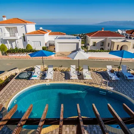 Villa Prengos - Three Bedroom With Private Swimming Pool