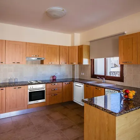 Prengos - Three Bedroom With Private Swimming Pool Βίλα